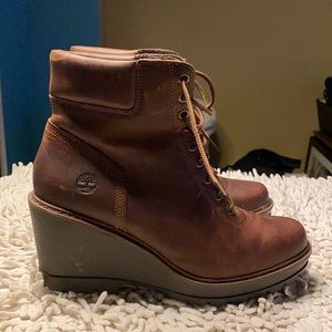 Timberland women’s Wedge Brown Leather Boots Size 8 Worn Once